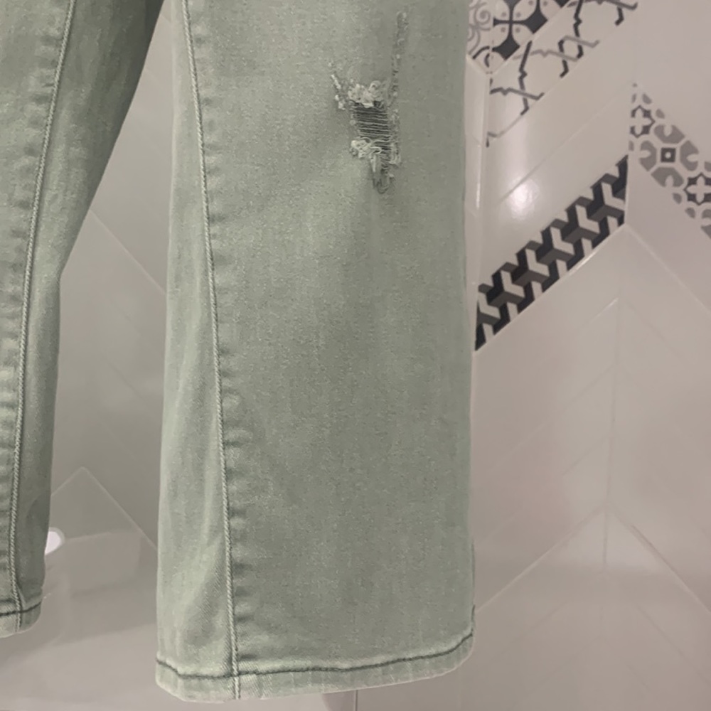Beautiful Distressed Wide Legs Denim Cropped Fashion Jeans - Picture 8 of 14